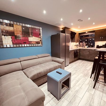 Modern Suites -5 Bedroom House- With Free Parking Birmingham City Ngoại thất bức ảnh