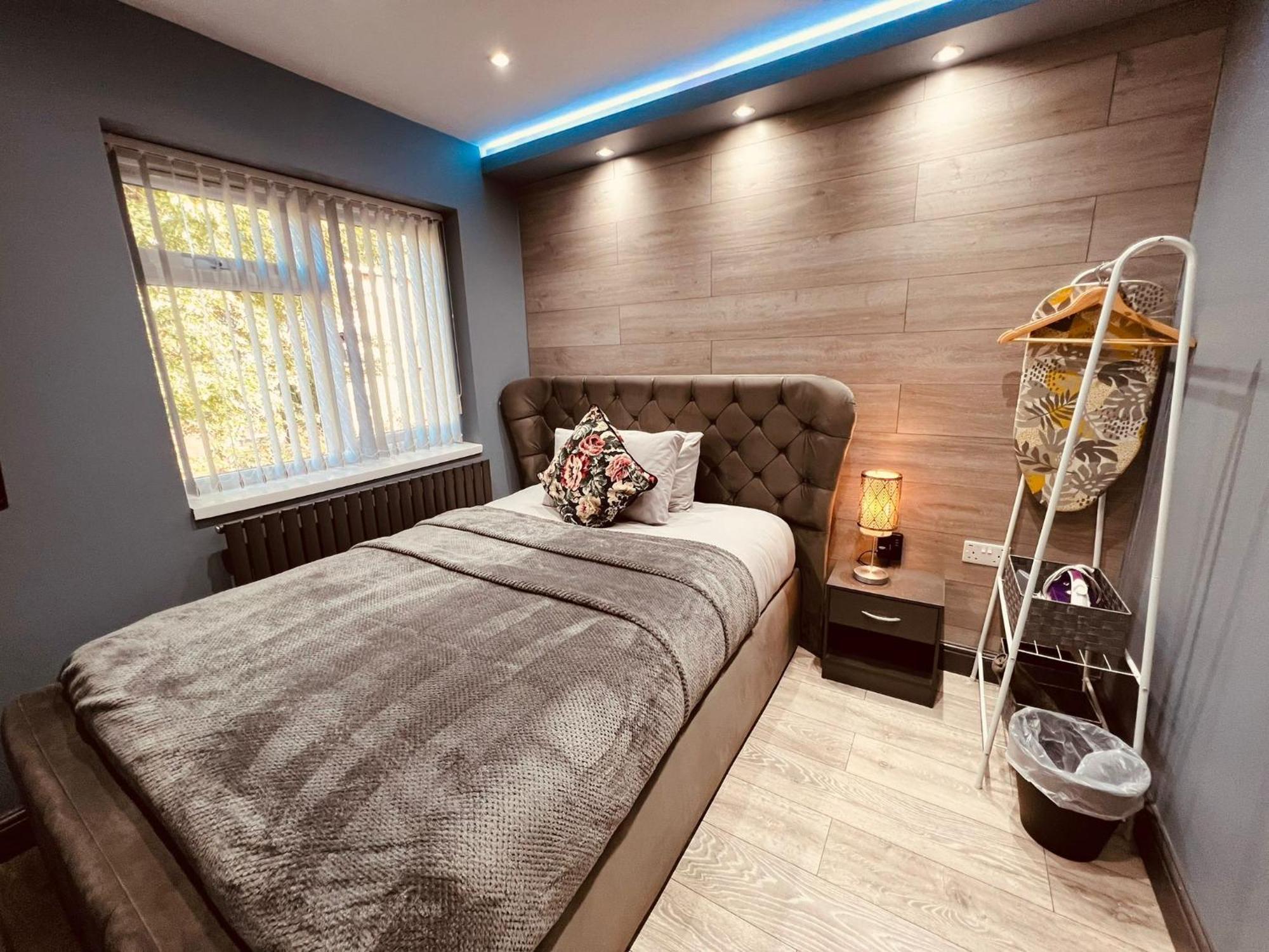 Modern Suites -5 Bedroom House- With Free Parking Birmingham City Ngoại thất bức ảnh