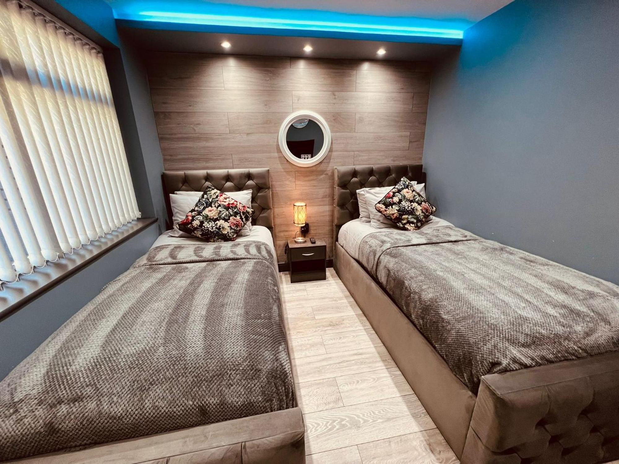 Modern Suites -5 Bedroom House- With Free Parking Birmingham City Ngoại thất bức ảnh