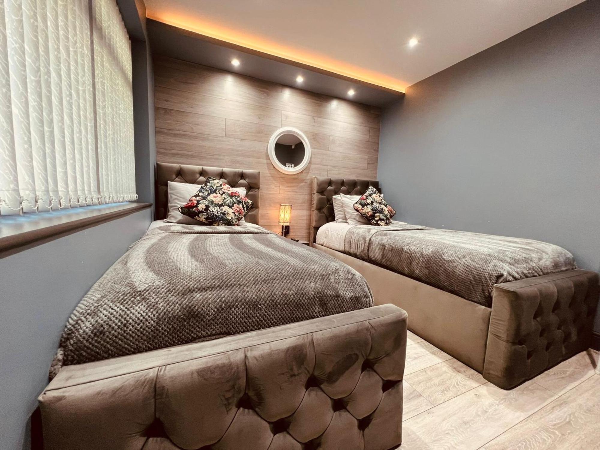 Modern Suites -5 Bedroom House- With Free Parking Birmingham City Ngoại thất bức ảnh