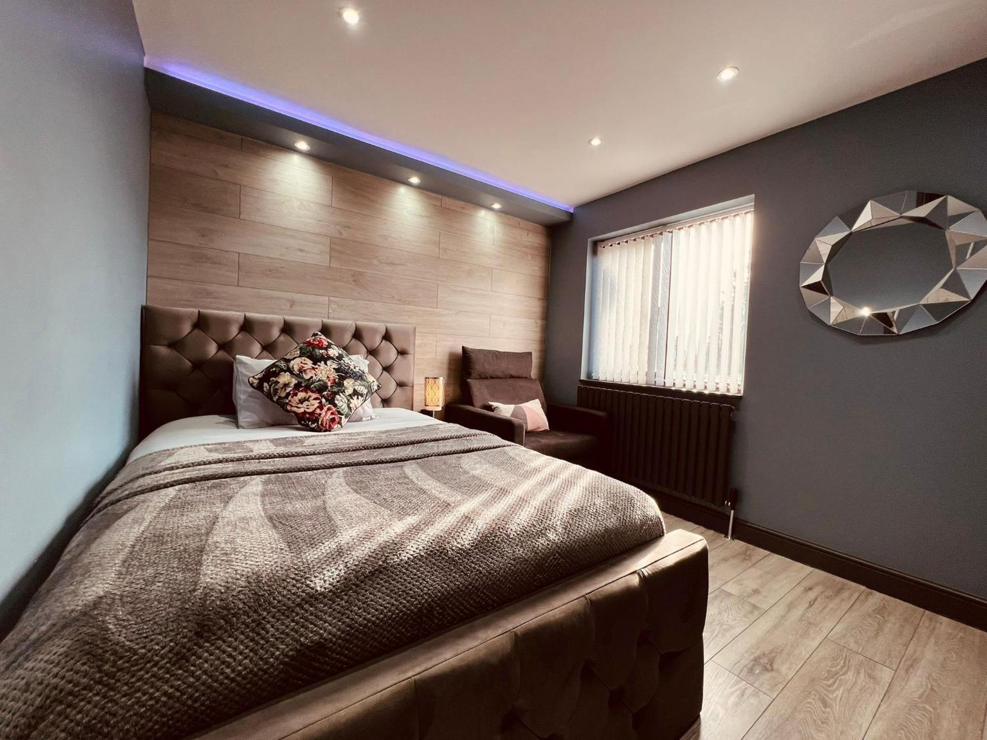 Modern Suites -5 Bedroom House- With Free Parking Birmingham City Ngoại thất bức ảnh