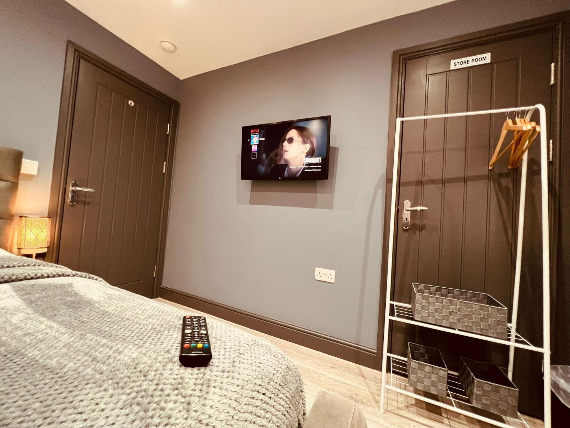 Modern Suites -5 Bedroom House- With Free Parking Birmingham City Ngoại thất bức ảnh