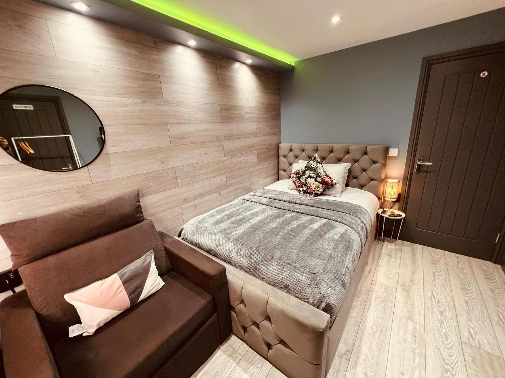Modern Suites -5 Bedroom House- With Free Parking Birmingham City Ngoại thất bức ảnh