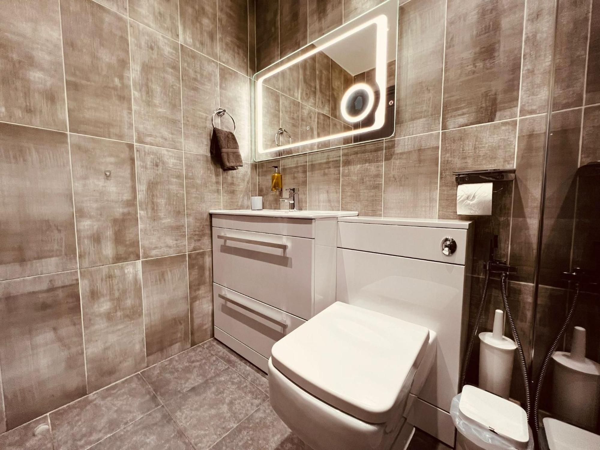 Modern Suites -5 Bedroom House- With Free Parking Birmingham City Ngoại thất bức ảnh