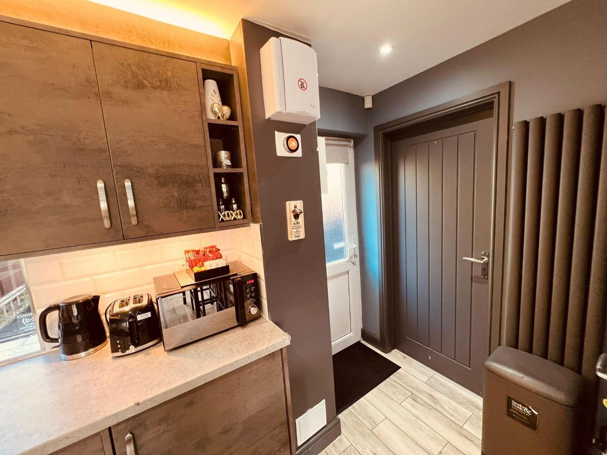 Modern Suites -5 Bedroom House- With Free Parking Birmingham City Ngoại thất bức ảnh