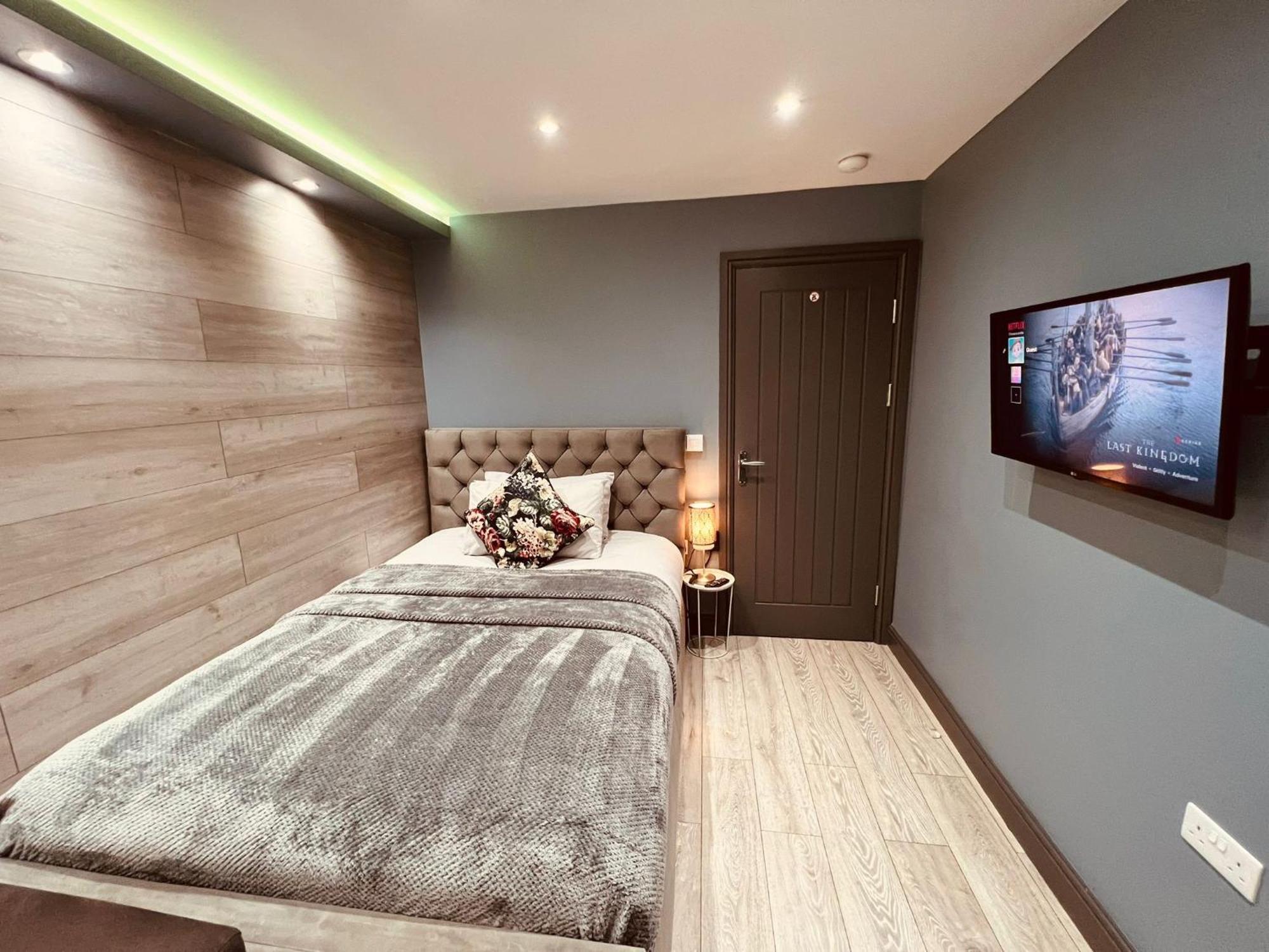 Modern Suites -5 Bedroom House- With Free Parking Birmingham City Ngoại thất bức ảnh