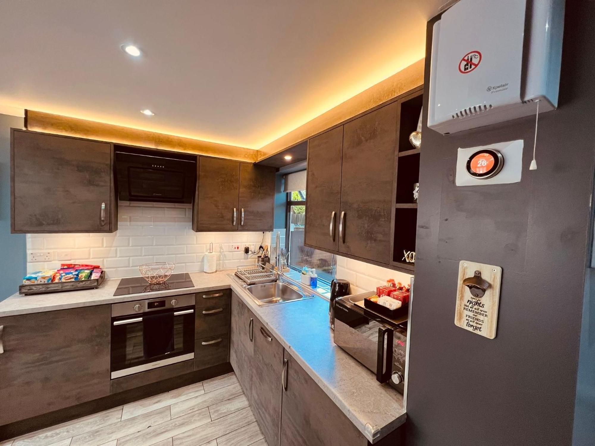 Modern Suites -5 Bedroom House- With Free Parking Birmingham City Ngoại thất bức ảnh