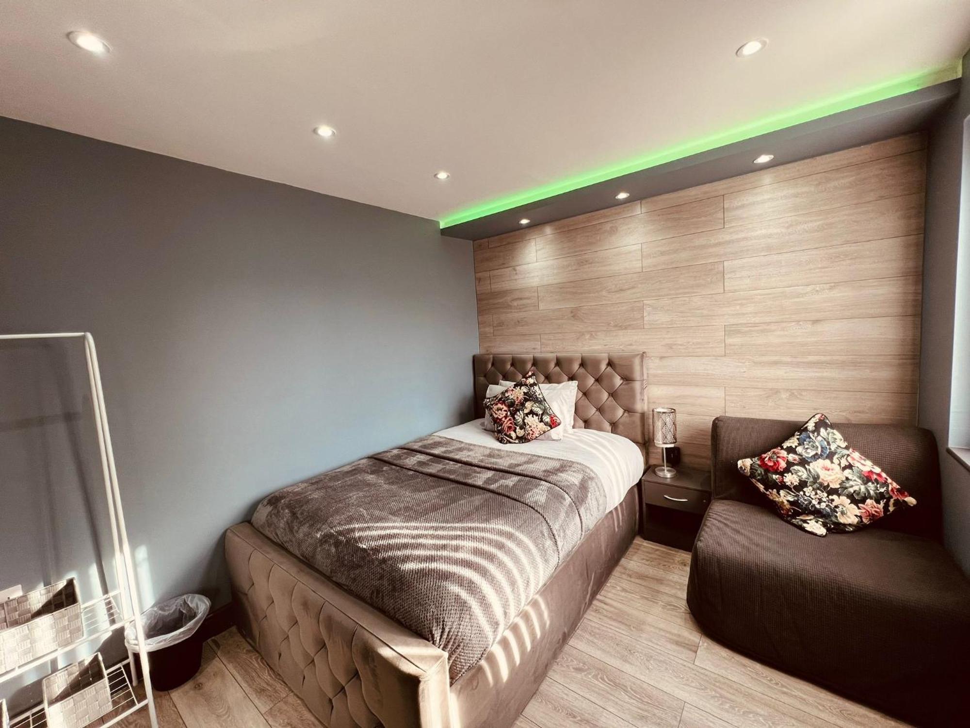 Modern Suites -5 Bedroom House- With Free Parking Birmingham City Ngoại thất bức ảnh