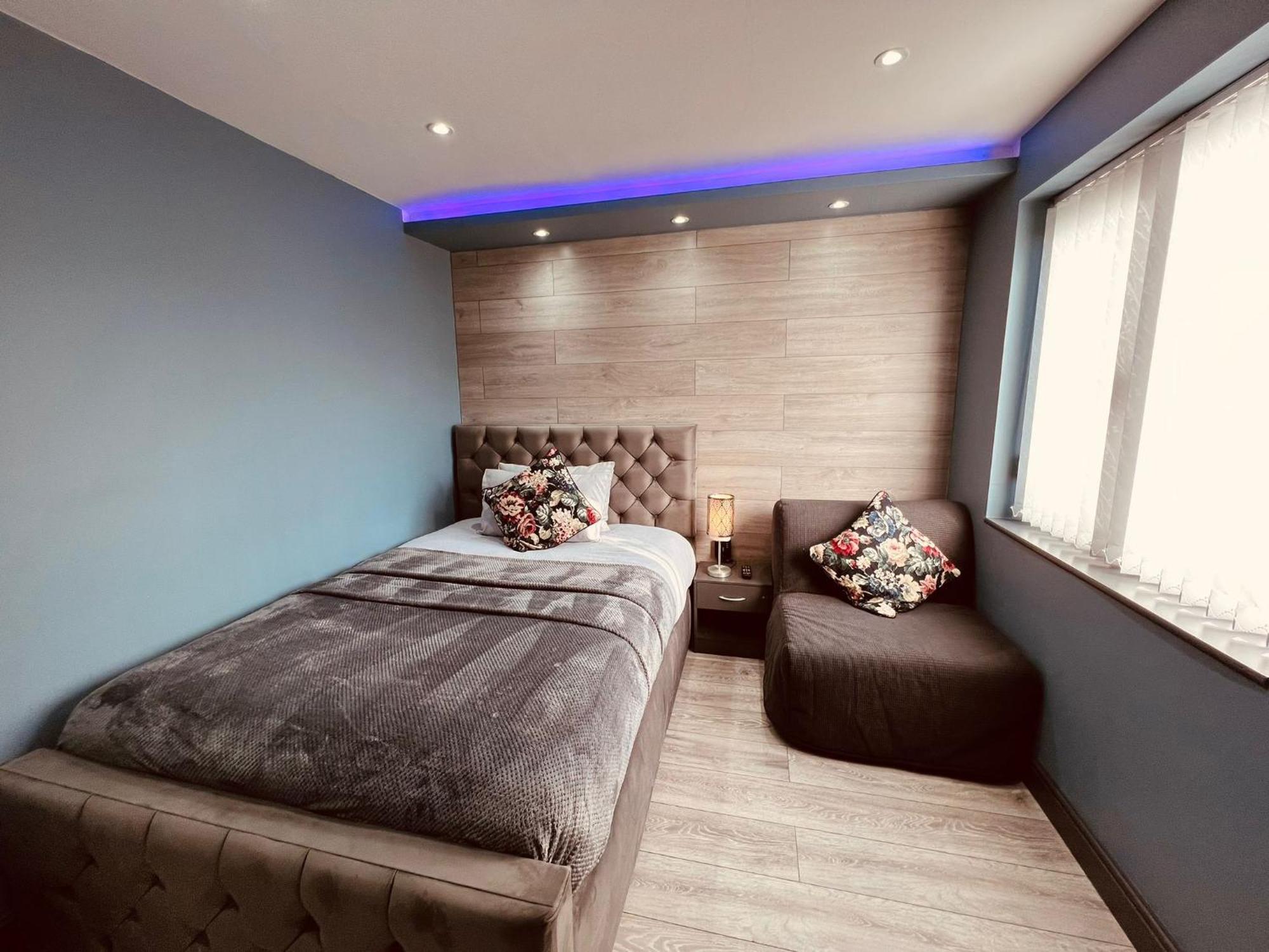 Modern Suites -5 Bedroom House- With Free Parking Birmingham City Ngoại thất bức ảnh
