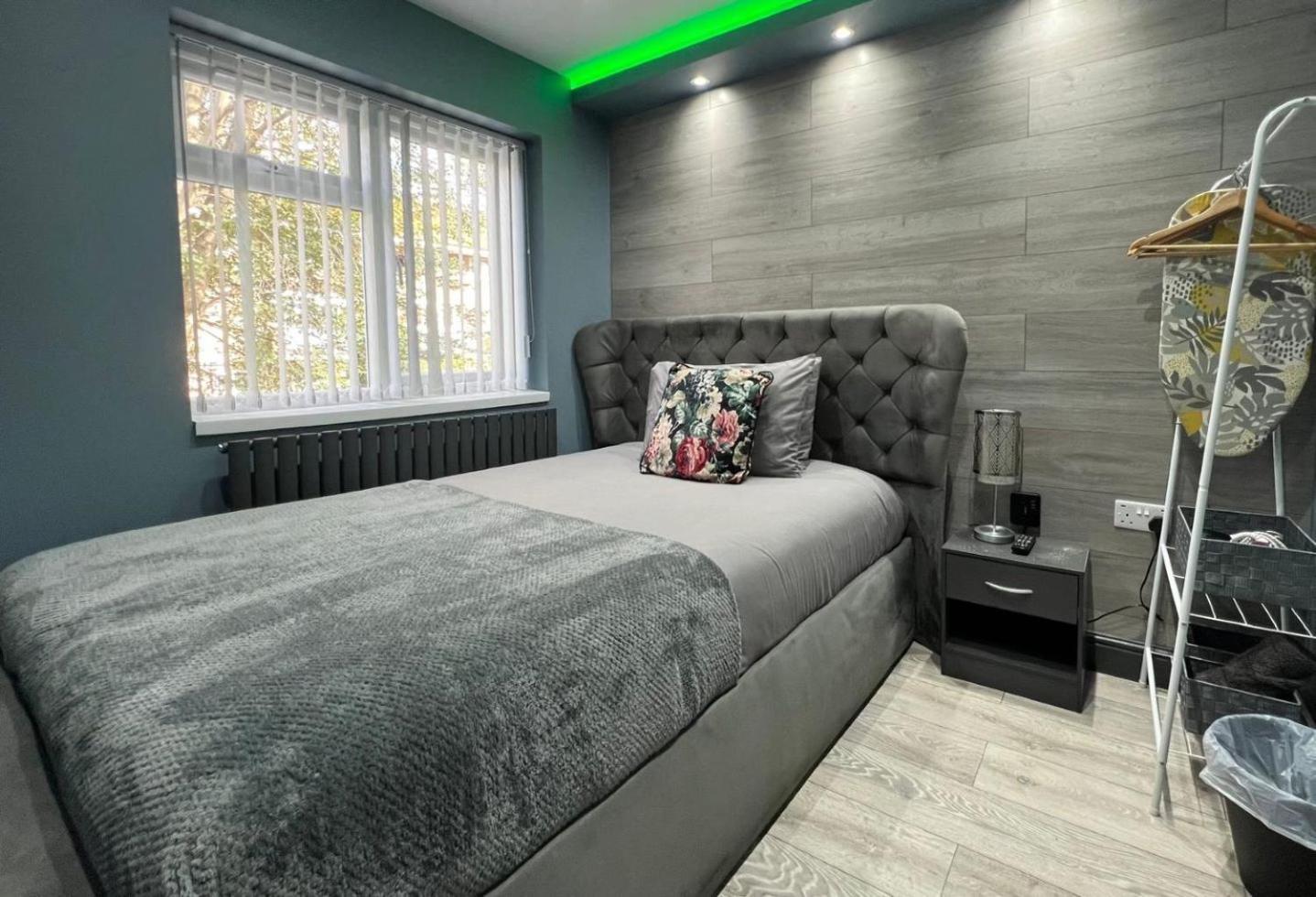 Modern Suites -5 Bedroom House- With Free Parking Birmingham City Ngoại thất bức ảnh