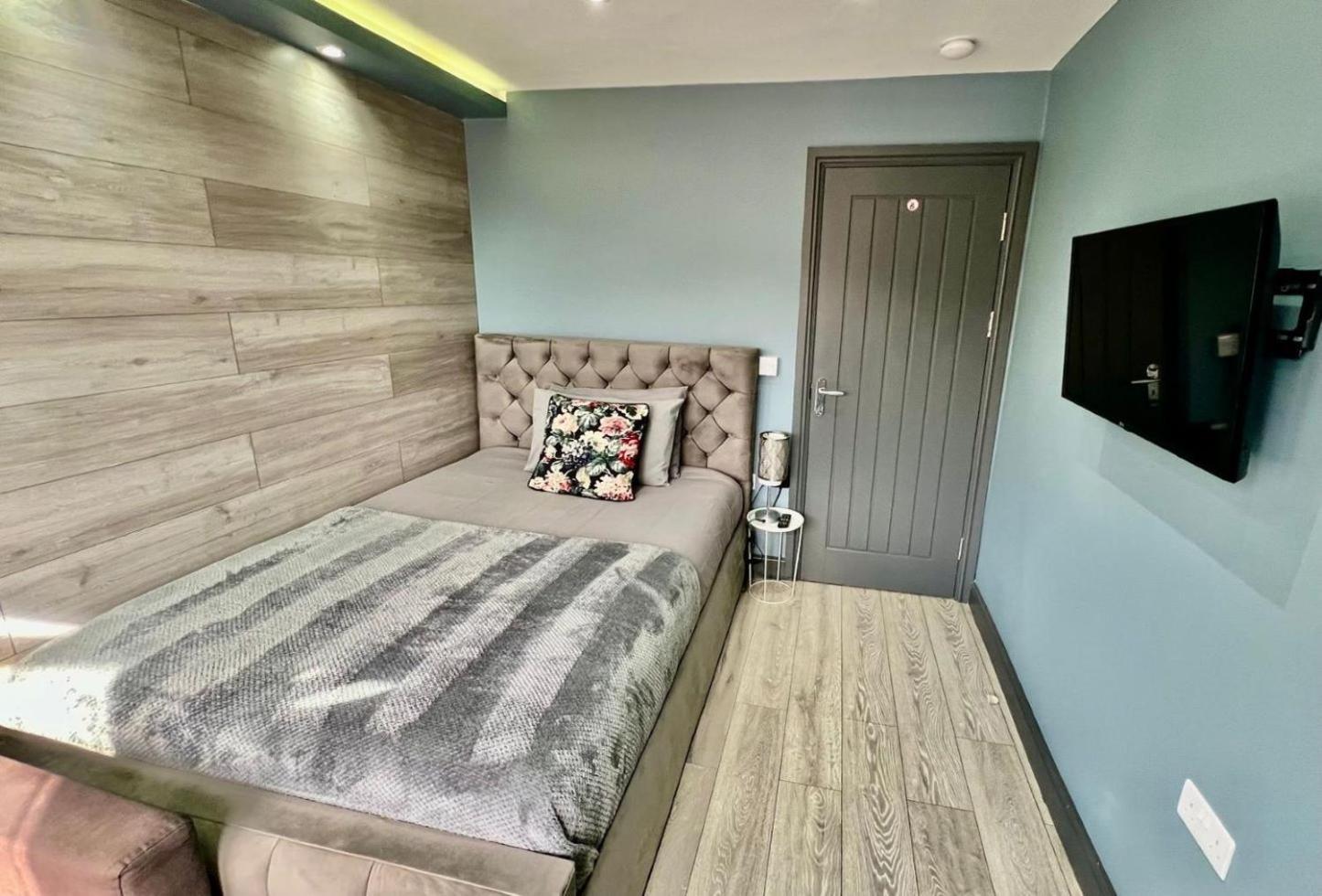 Modern Suites -5 Bedroom House- With Free Parking Birmingham City Ngoại thất bức ảnh