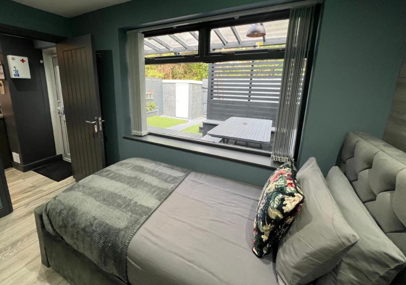 Modern Suites -5 Bedroom House- With Free Parking Birmingham City Ngoại thất bức ảnh